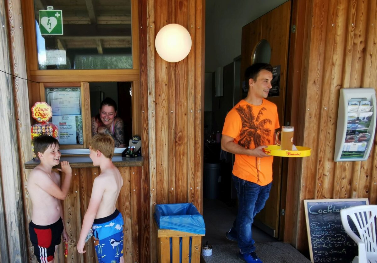 Ostereiersuche am Atzmannsee lockt Familien