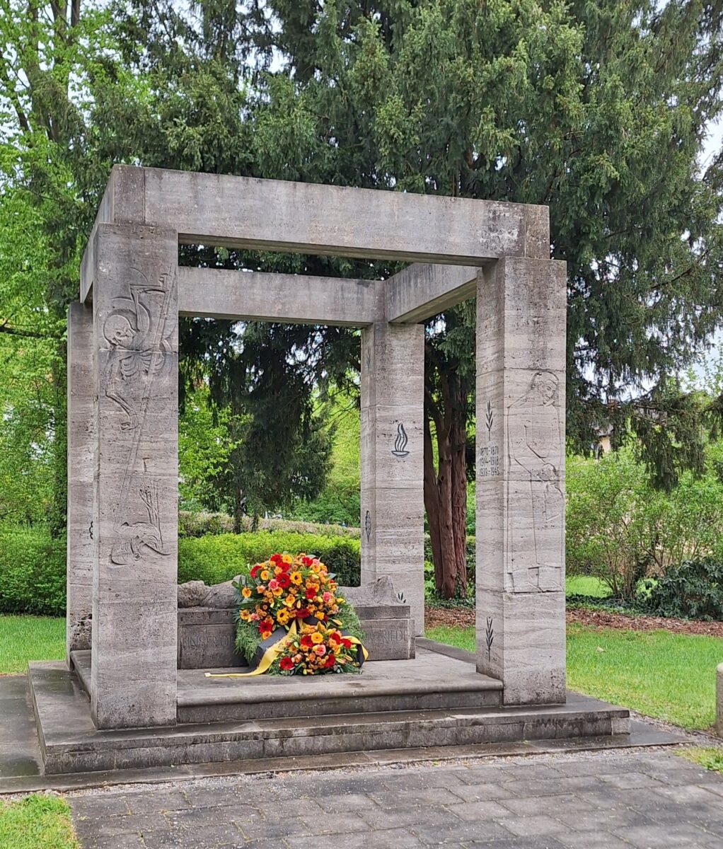 Schwandorf gedenkt 80. Jahrestag des Bombenangriffs