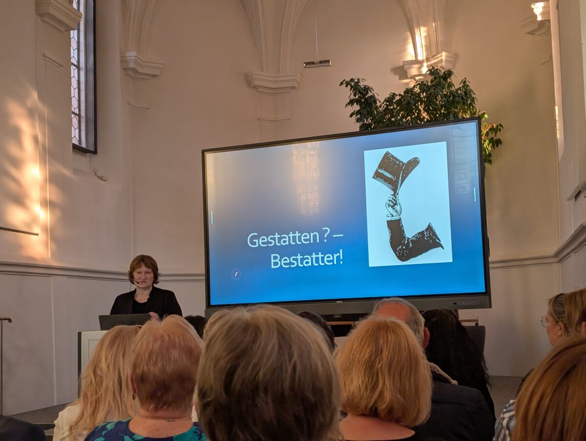 Vortragsabend beleuchtet Bestattungskultur in Schwandorf