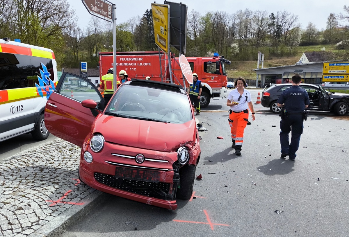 Erneut Unfall an der Rußweiherkreuzung bei Eschenbach