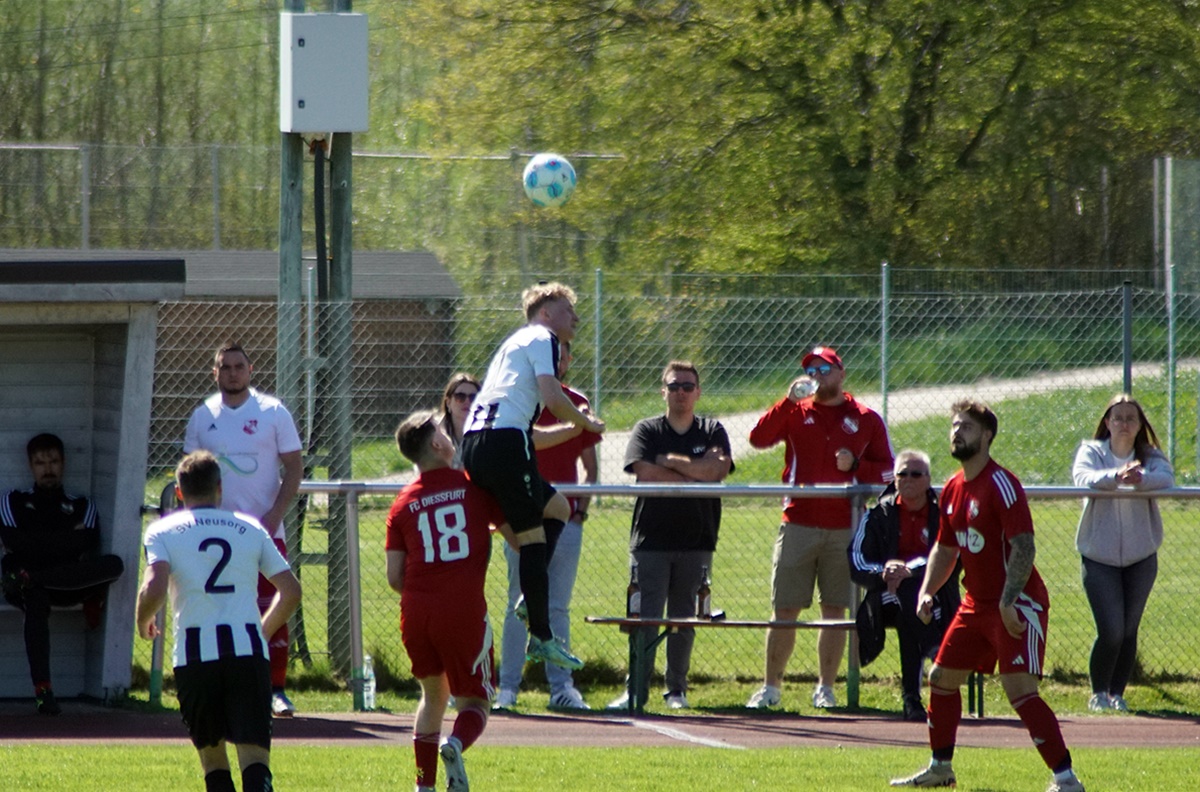 Kreisklasse West: Die Relegationsplätze sind heiß umkämpft