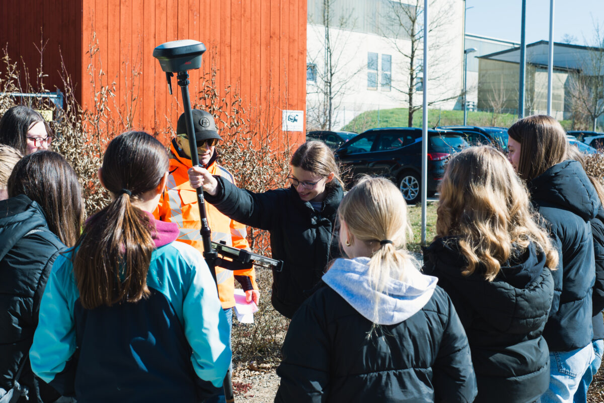Girls‘ Day am ALE Oberpfalz begeistert 14 Schülerinnen