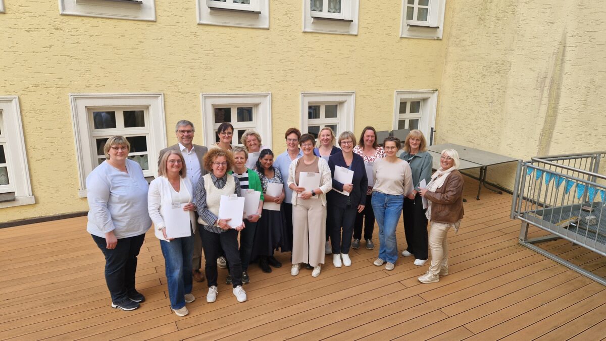 Elf Hospizbegleiterinnen in Tirschenreuth ausgebildet