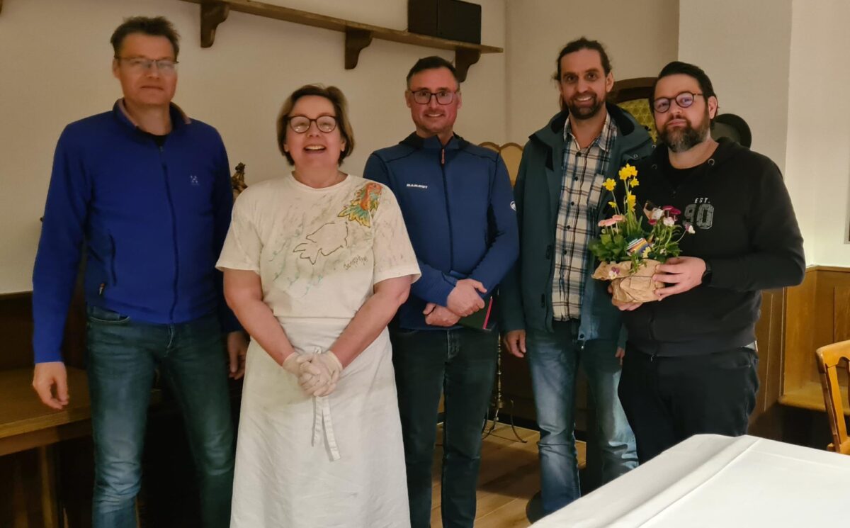 Das „Rote Ross“ hat wieder geöffnet: Grüne gratulieren Gastwirten