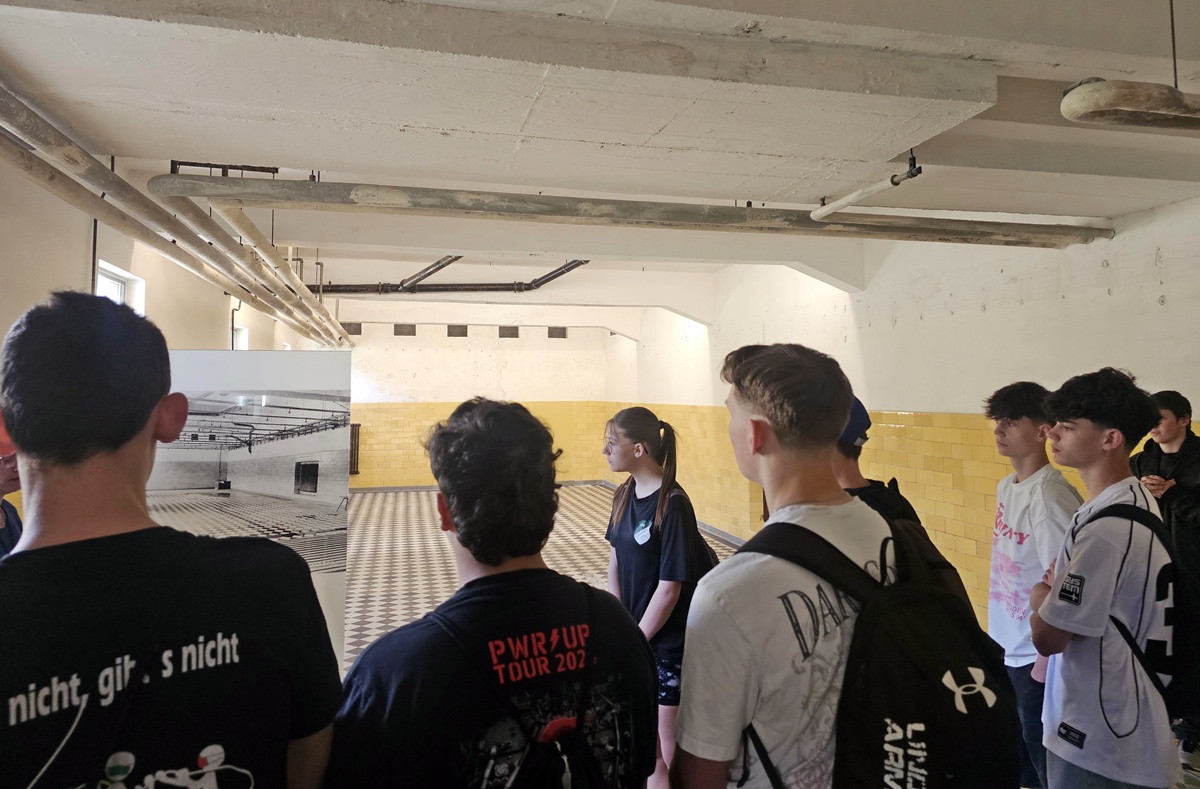 Geschichte hautnah erleben: M-Klassen besuchen KZ-Gedenkstätte Flossenbürg
