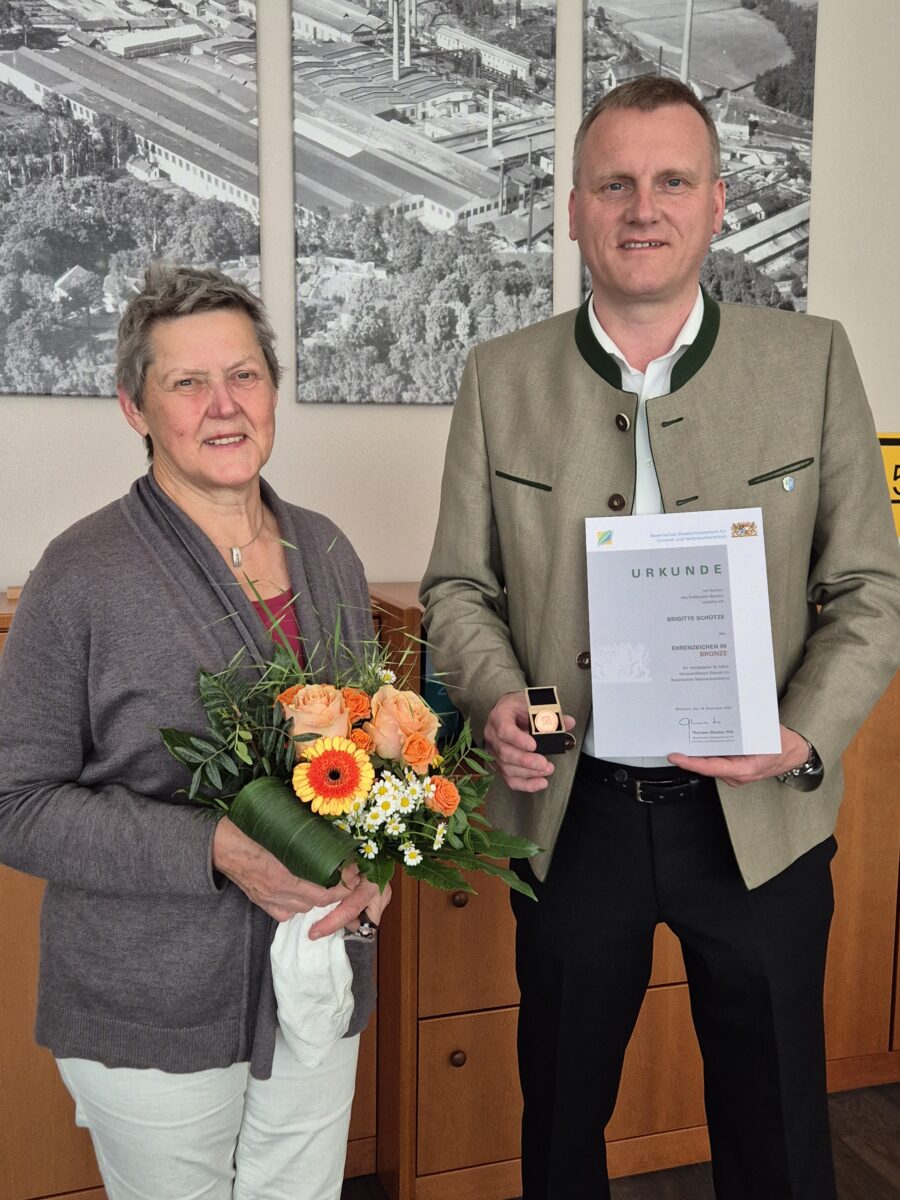 Ehre für Fledermausbetreuerin Brigitte Schütze in Maxhütte-Haidhof