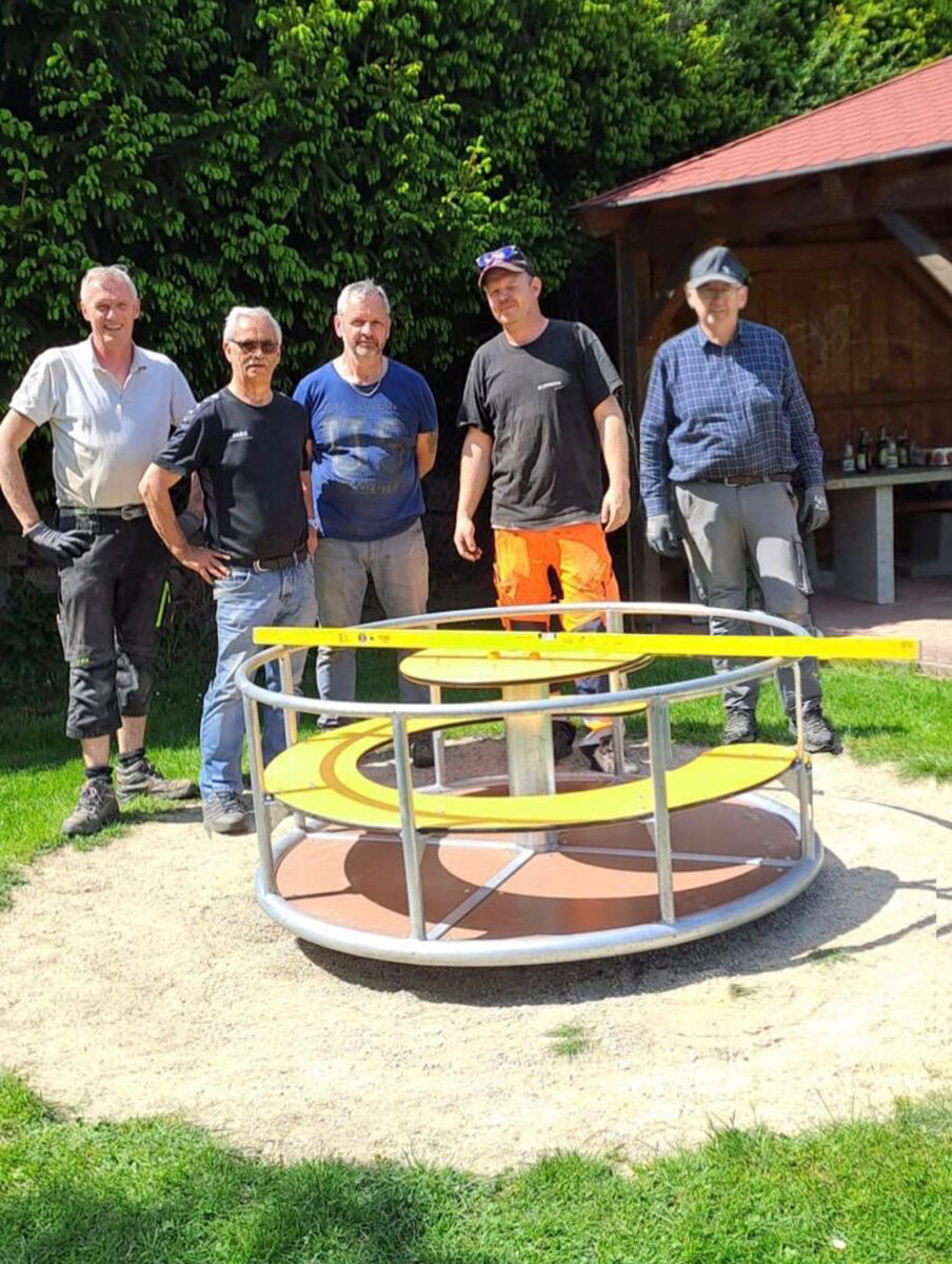 Neue Spielgeräte für Spielplatz „Torwiese“ in Flossenbürg