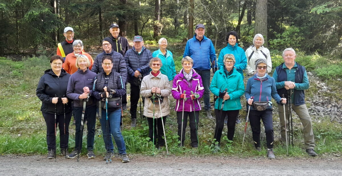 Frühstückswalking in Pressath lockt 20 Sportbegeisterte