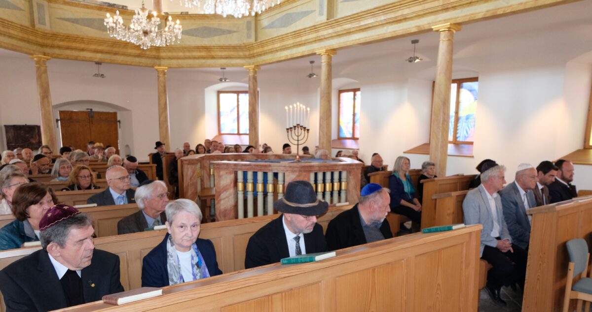 Gemeinschaft und Toleranz in Flosser Synagoge betont