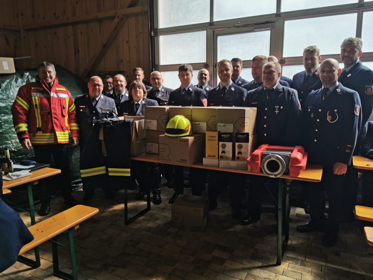 Kirchenthumbach stärkt Feuerwehr mit neuer Ausrüstung