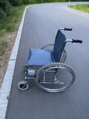 Herrenloser Rollstuhl in Schwandorf gibt Rätsel auf