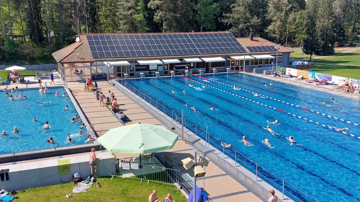 Über 1.000 Mitglieder erobern „ihr“ Schätzlerbad