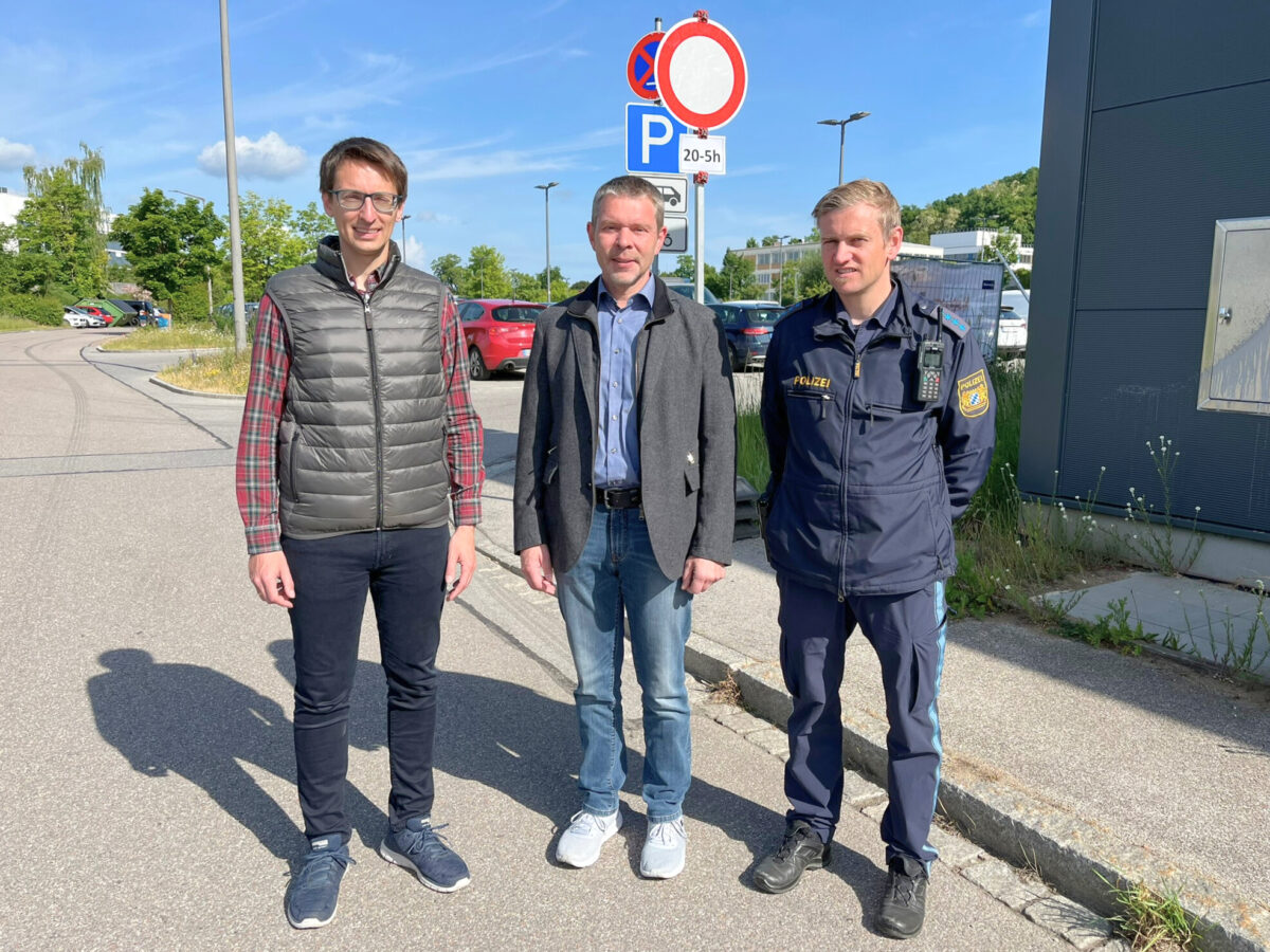 Stadt Schwandorf reagiert auf Lärm mit Parkverbot am Gleisdreieck