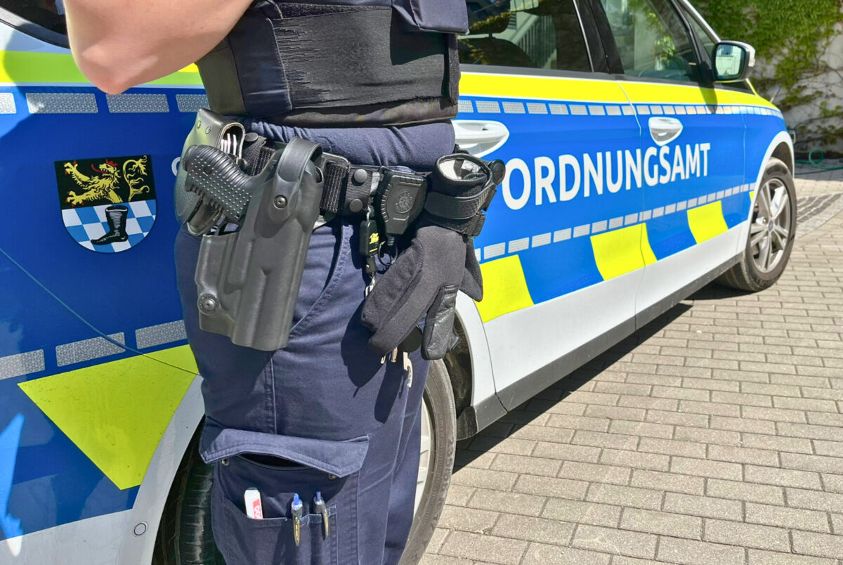 Für den Fall der Fälle gewappnet – Schwandorf rüstet Ordnungsamt besser aus