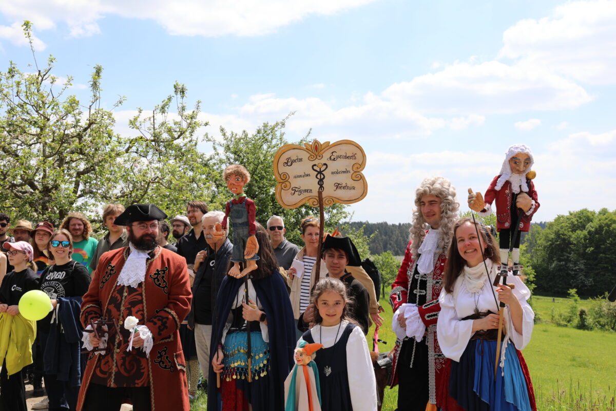Vatertag ist Theatertag – Landkreis Schwandorf lädt in Freilandmuseum Oberpfalz ein