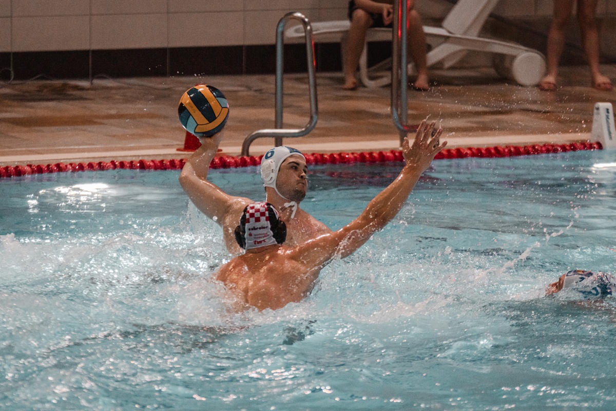 Wasserball: SV Weiden dreht Heimspiel gegen Ludwigshafen