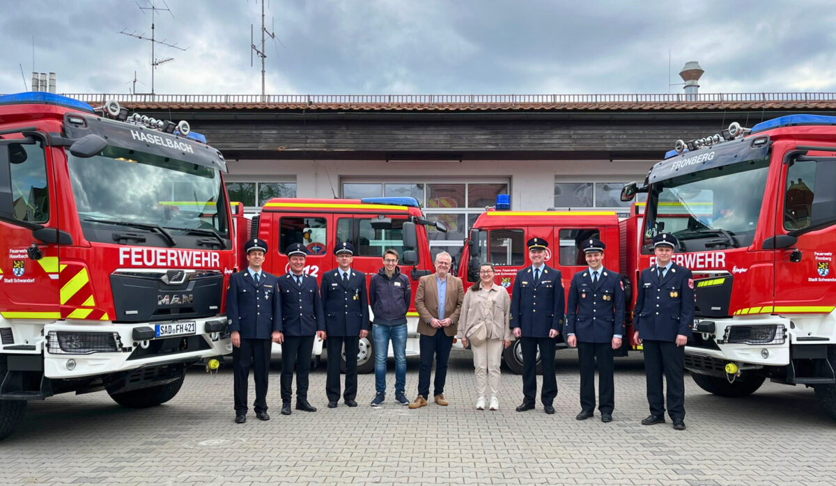 Neue Feuerwehrfahrzeuge stärken Sicherheit in Schwandorf