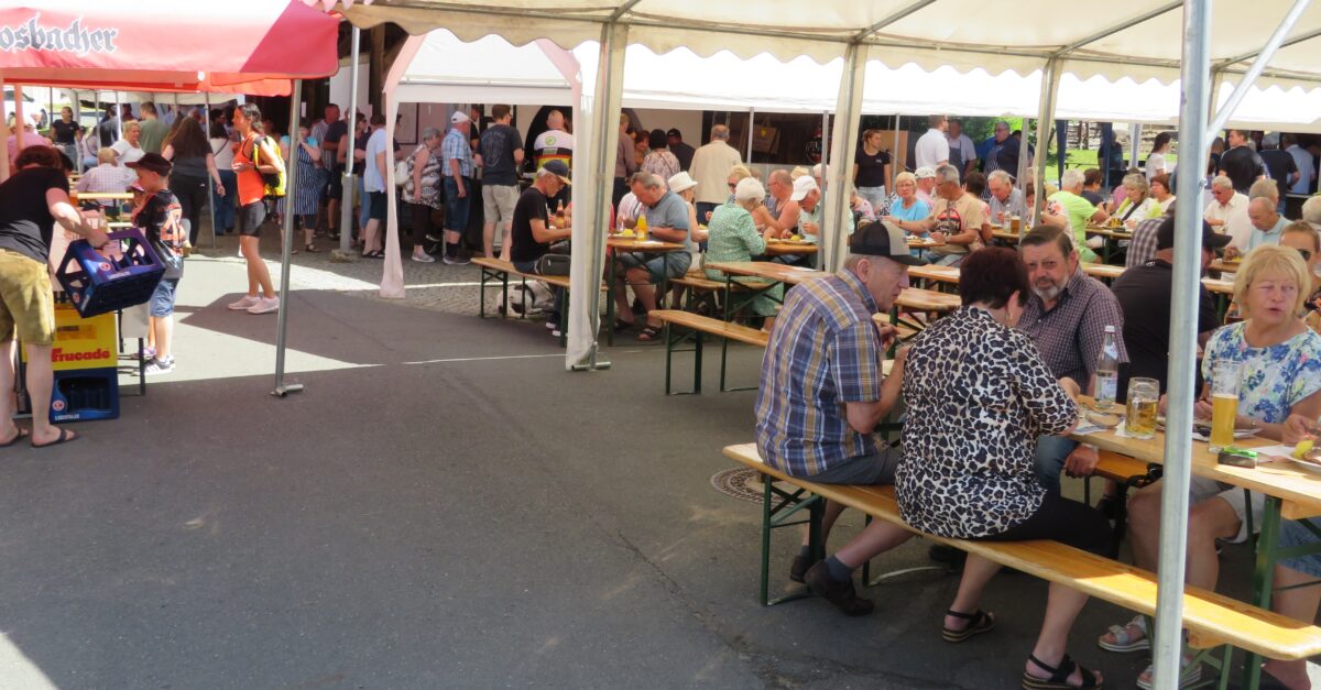 Schmankerl aus dem Backofen: Backofenfest in Ilsenbach