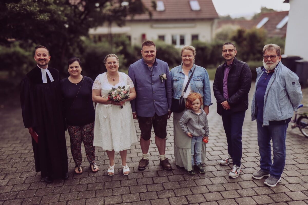 Digitale Liebe mündet in festlicher Trauung