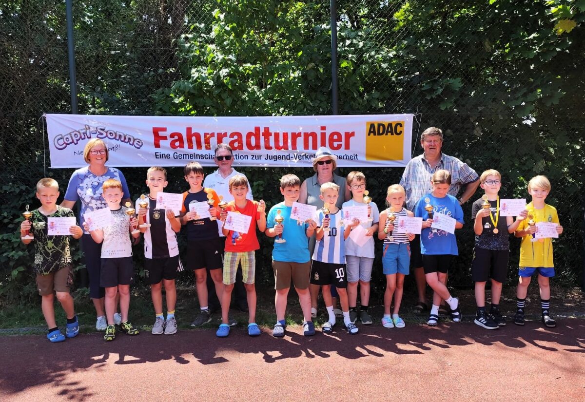 Mit dem ADAC sind Schüler sicher auf dem Fahrrad