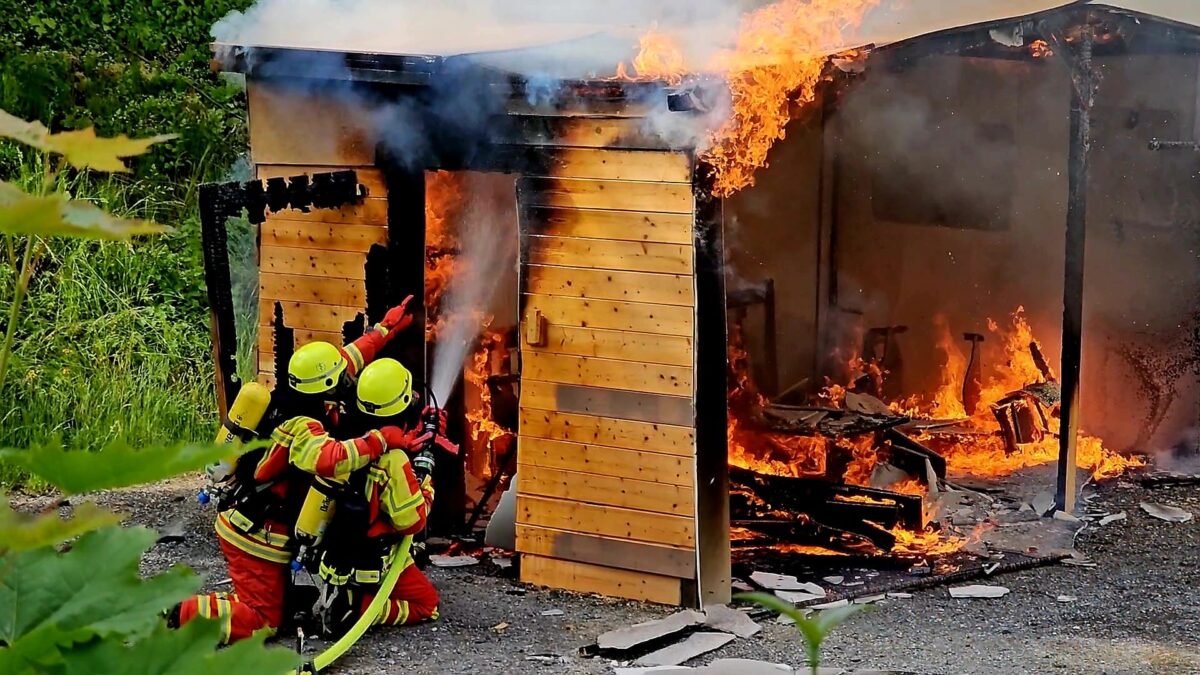 Feuerwehr Neustadt zeigt beeindruckende Einsatzübungen