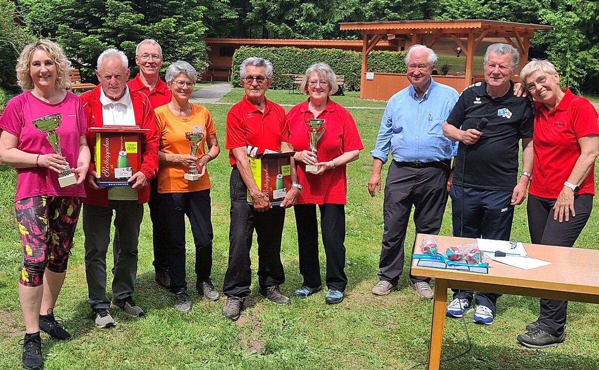 Gemeinschaft und Sport beim Nordic-Walking-Tag