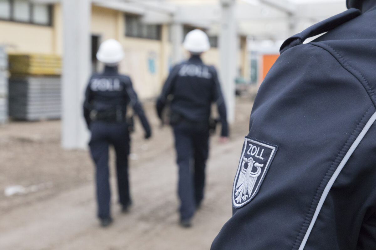 Schwarzarbeit im Visier: Zoll kontrolliert Baustellen in der gesamten Oberpfalz