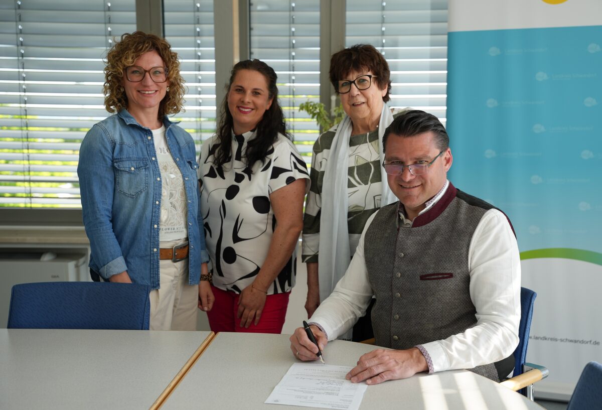 Palliativbetreuung unterstützen – Landrat Ebeling wird Mitglied im Pallicura Förderverein