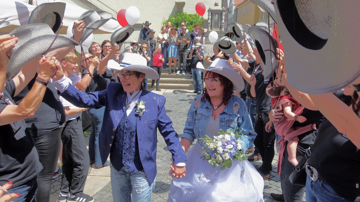 Swinging-Hats-Vorstand unter der Haube