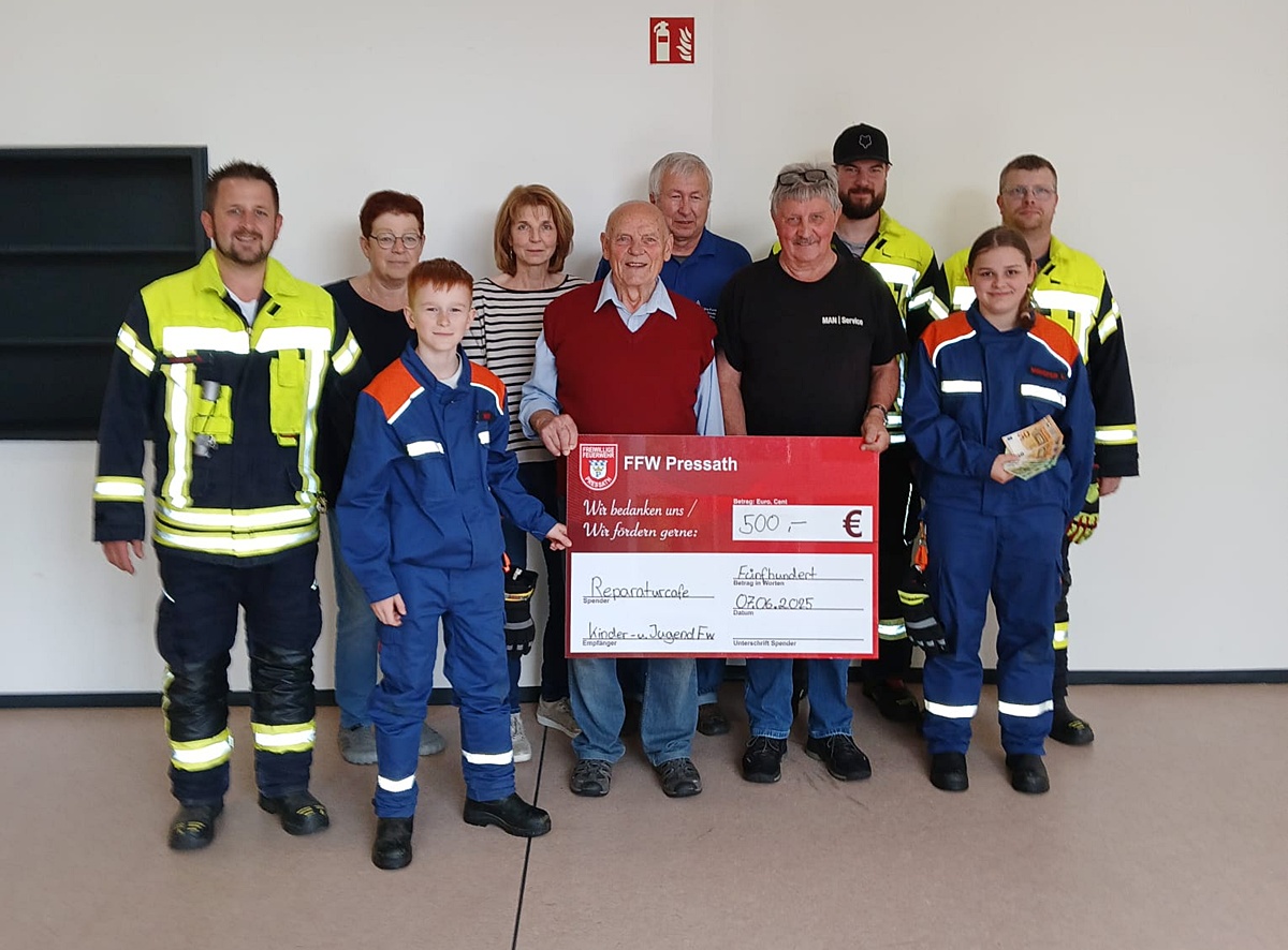 Reparatur-Café Pressath spendet an Feuerwehr-Nachwuchs