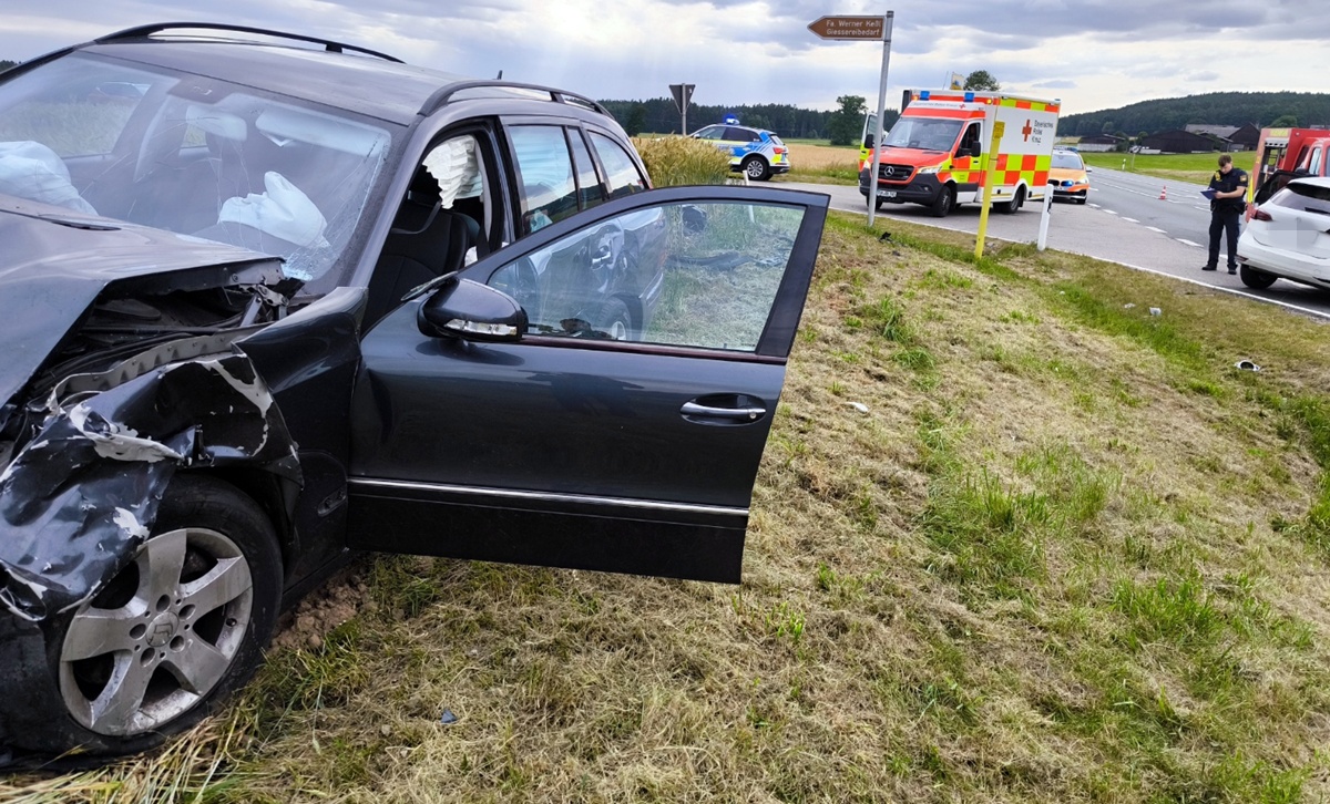Verkehrsunfall auf der B470 – Zwei Personen verletzt