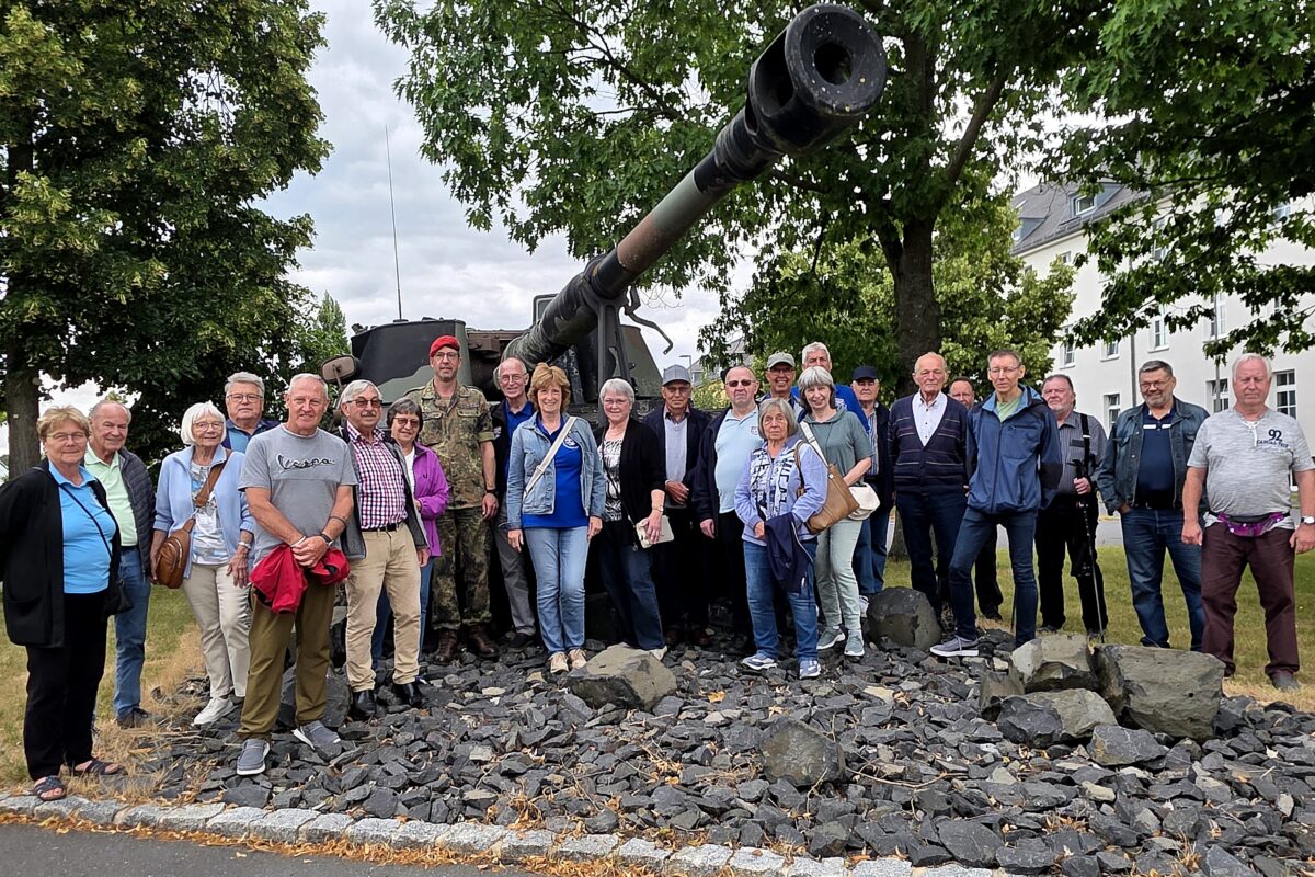 Auf den Spuren der Panzerartillerie: 7er- Kameradschaft besucht Major-Radloff-Kaserne