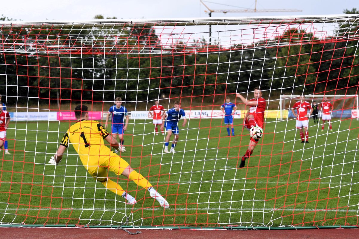 Spannendes Derby in Vohenstrauß – die SpVgg SV Weiden U 23 behielt die Oberhand