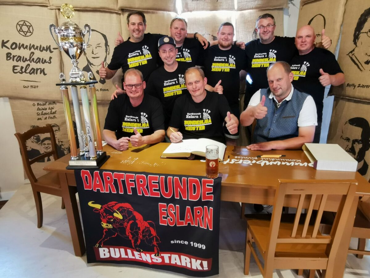 Eslarns Dart-Helden feiern Meister-Eintrag