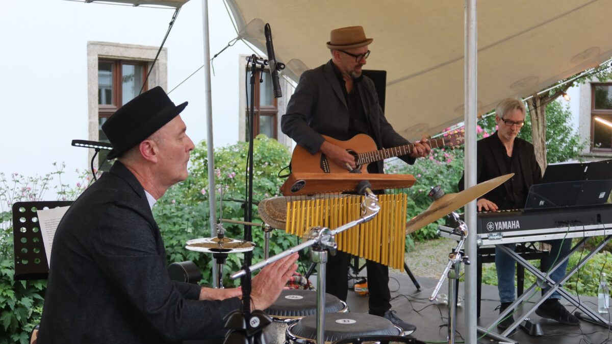 „Nackert“ – Hubert Tremls neues Album