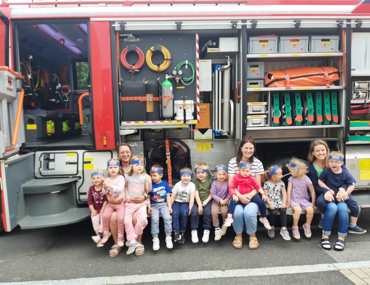 Kinder lernen Brandschutz mit der Feuerwehr Plößberg