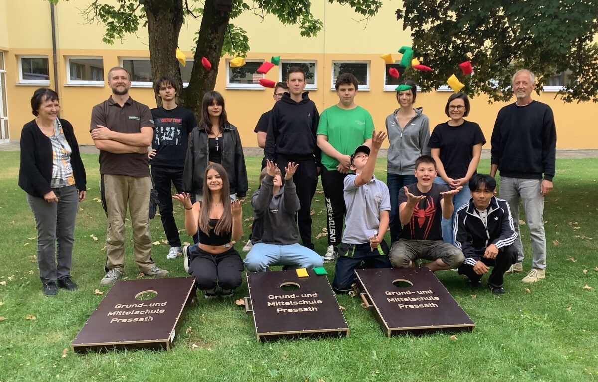 Schülerprojekt aus Pressath begeistert mit Cornhole-Spielen