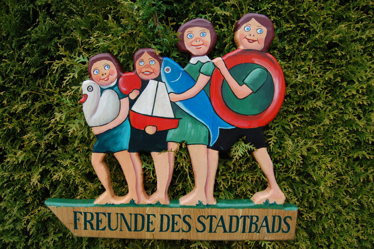 Familienfest im Stadtbad Weiden lockt mit Spielen und Snacks
