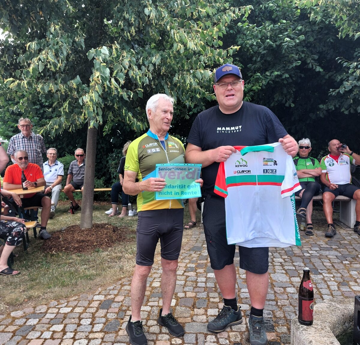 Ver.di Senioren erkunden auf Radltour Schwarzenbach