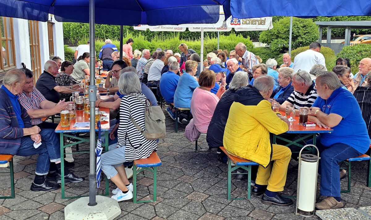 Weiden feiert: Gartenfest brachte Kameradschaften zusammen