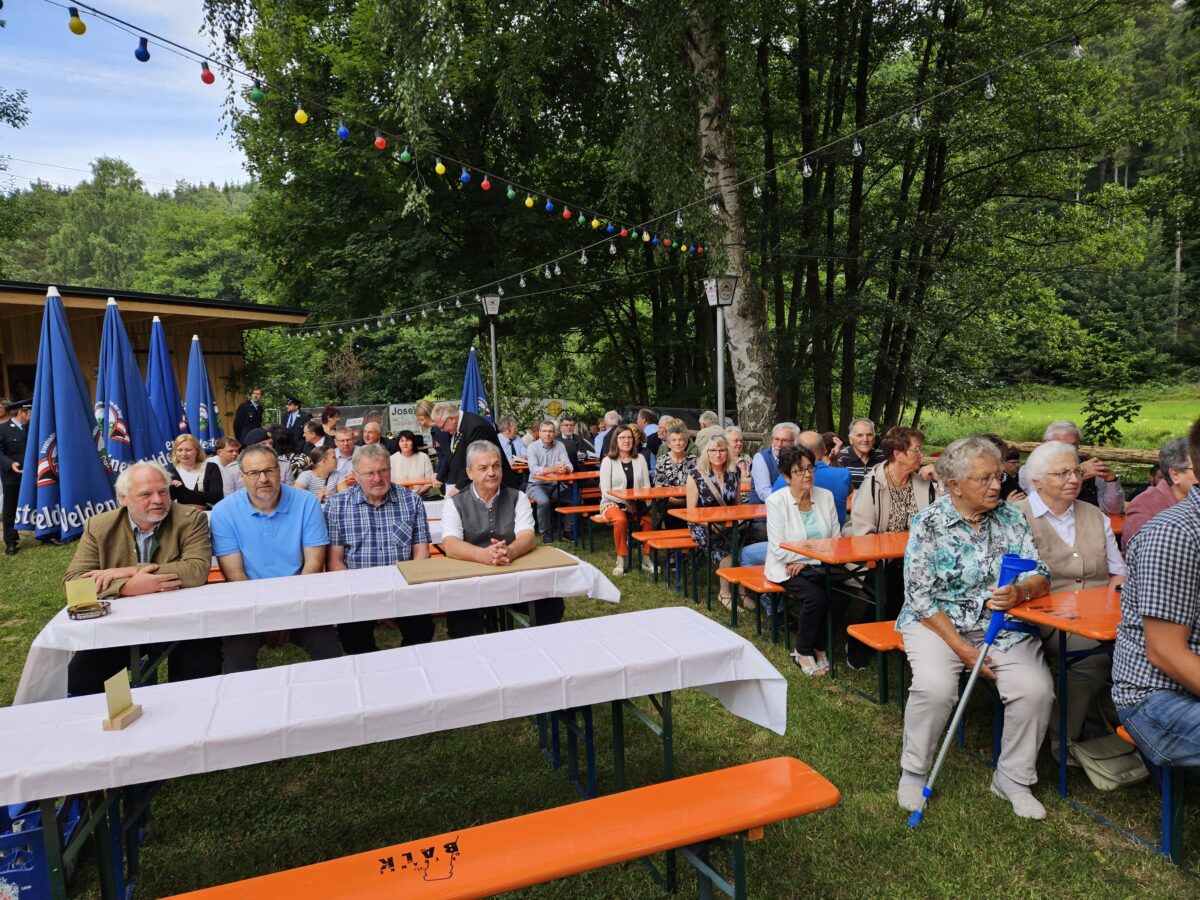 Böhmischbruck feiert neues Vereinsheim mit großer Gemeinschaft