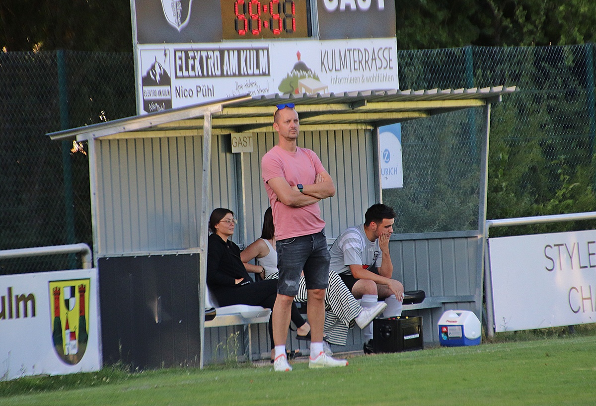 SV Immenreuth verlängert Vertrag mit Trainer Matthias Müller