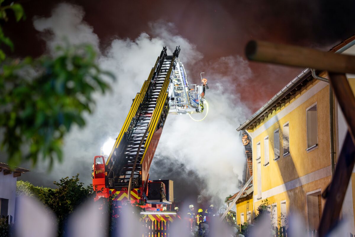 Großbrand auf Bauernhof in Unternankau: Feuerhölle richtet Millionenschaden an