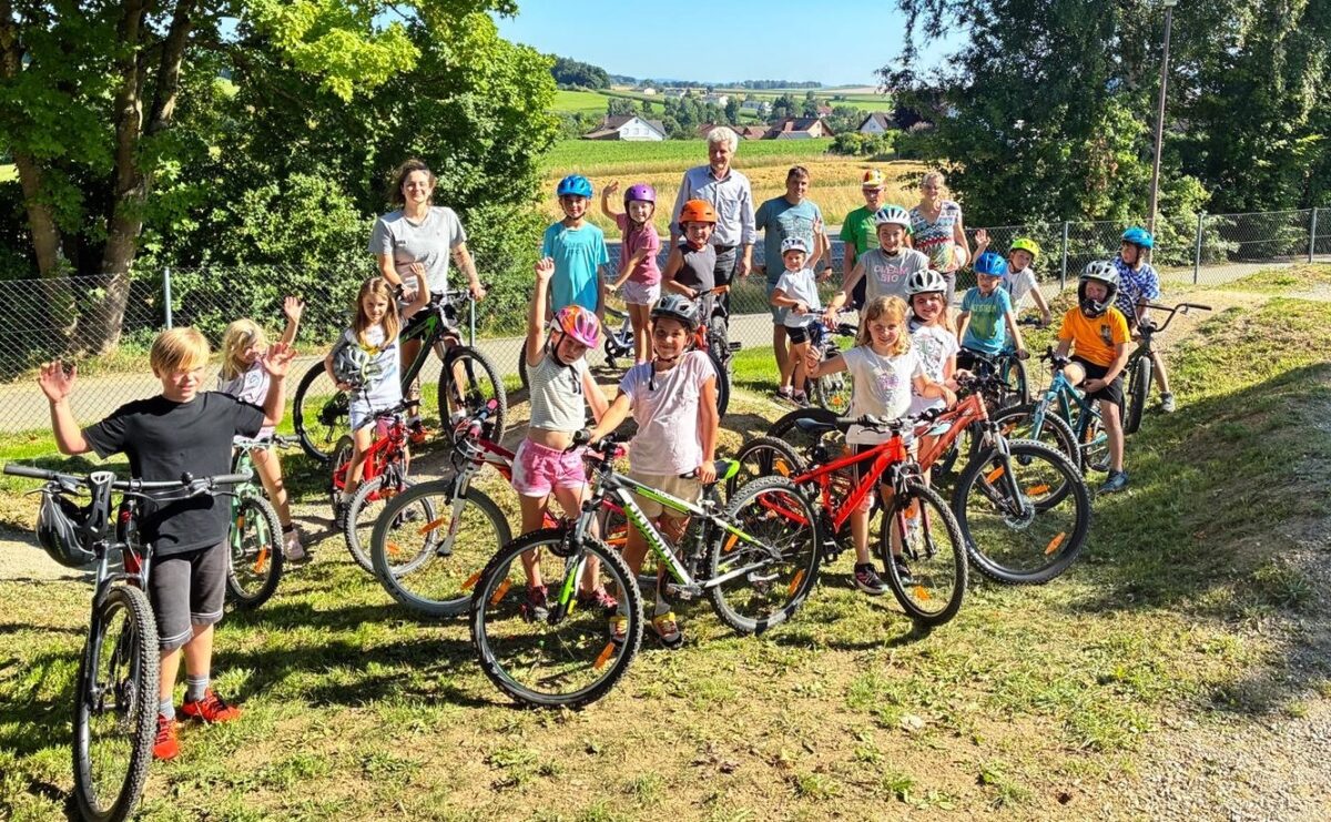 Actionreicher Ferienspaß am Floßer Pumptrack