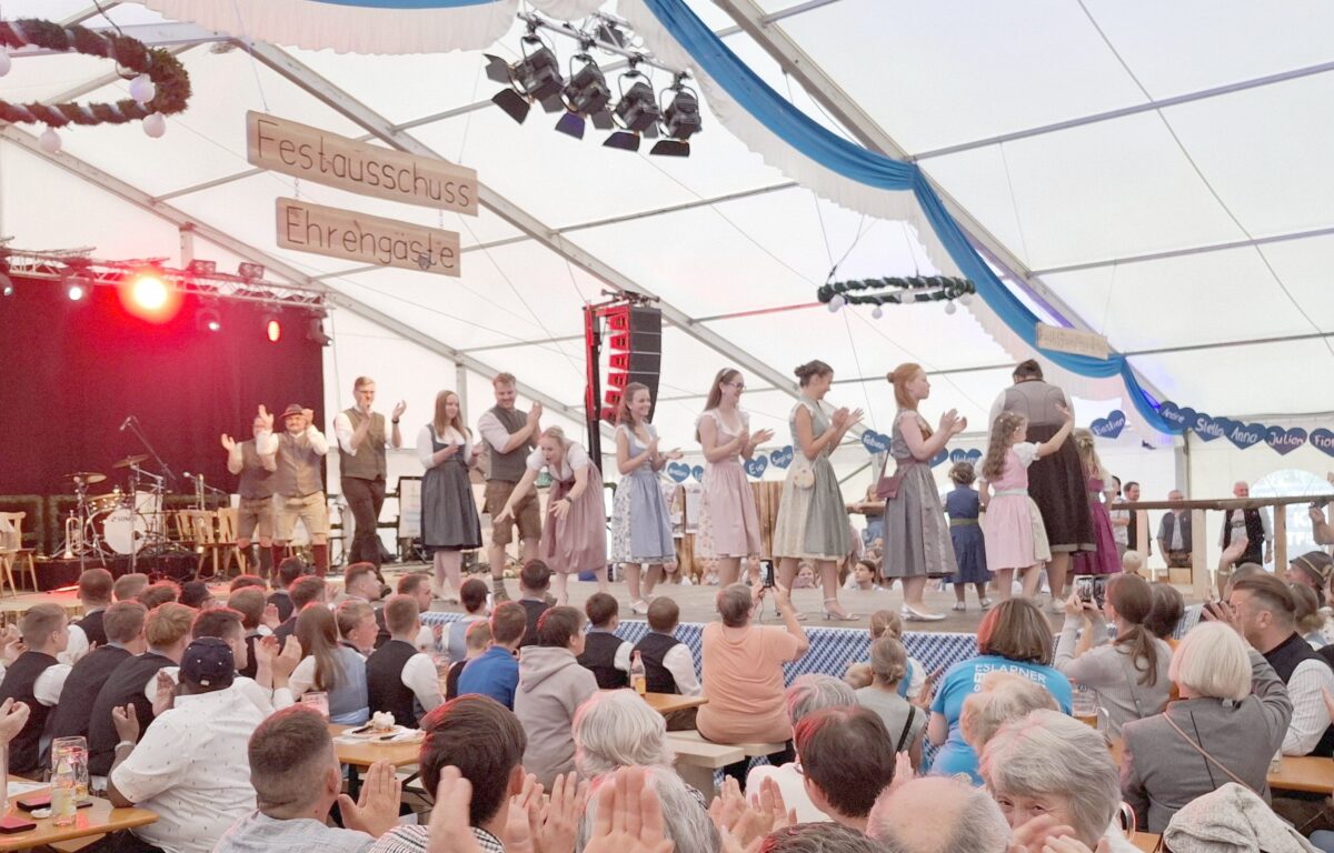 Eslarn feiert mit Gstanzln von „Erdäpflkraut“, Musik und ModeSHOW