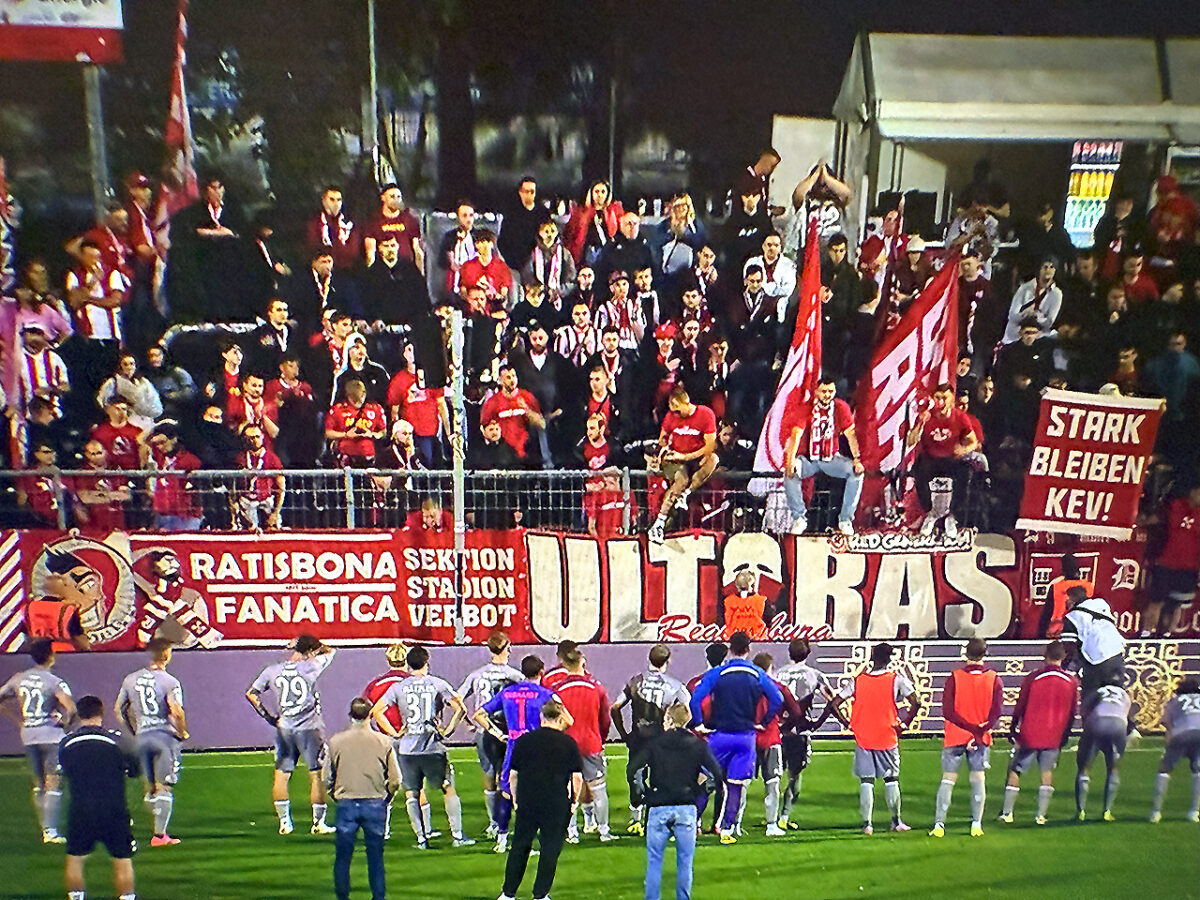 Jahn in Liga 3: Bei Viktoria Köln gefühlt noch im Bus – und am Ende ohne Punkte