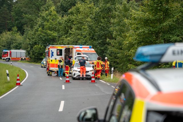 BMW-Unfall bei Parkstein: Mutter und Kind wohlbehalten