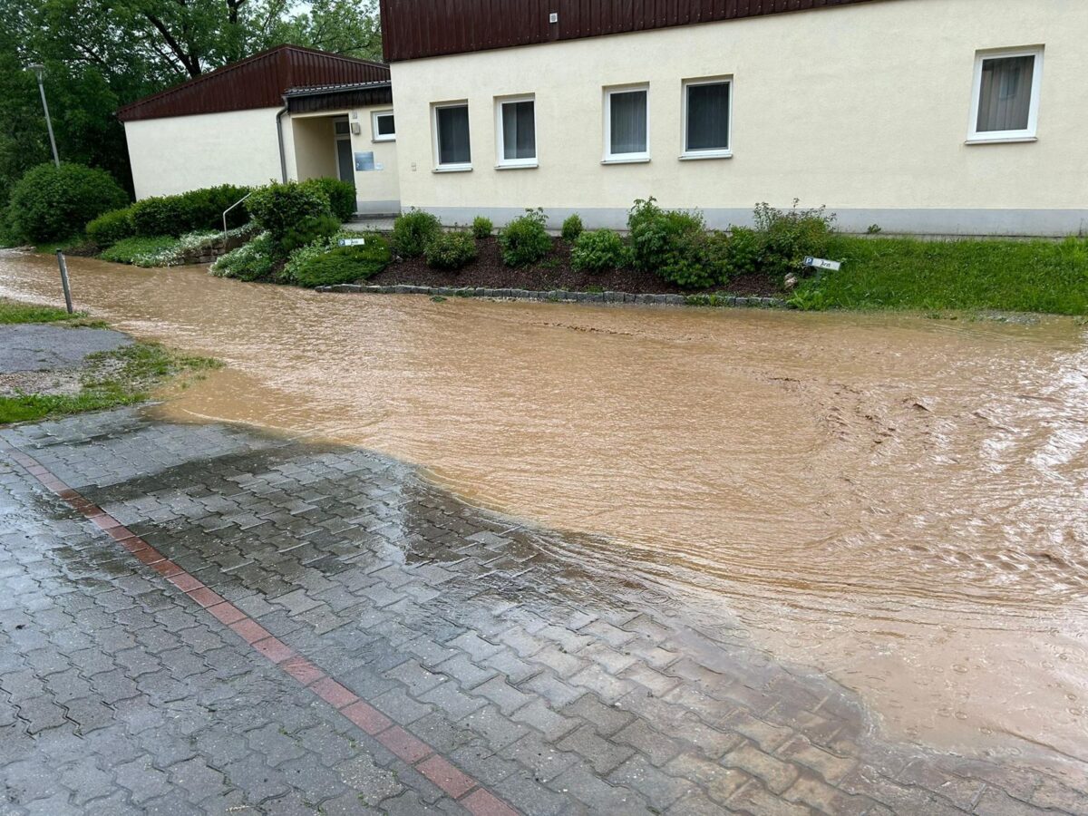 Illschwang kämpft gegen Überflutungen