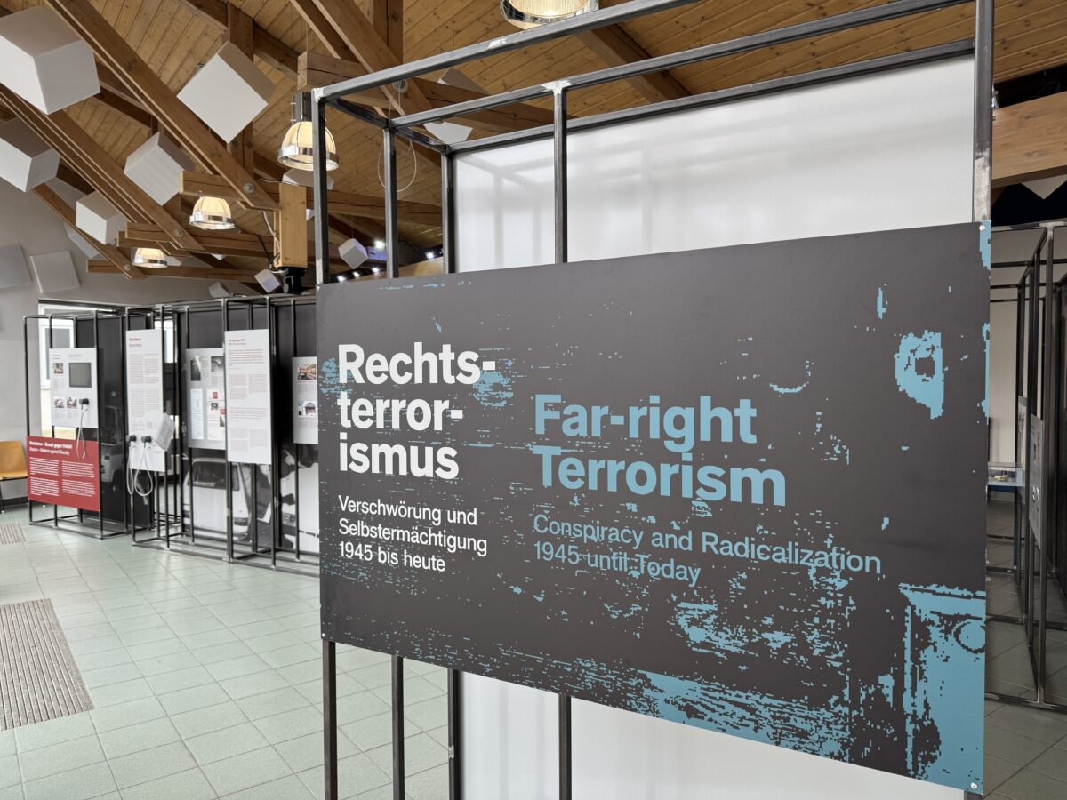 Ausstellung in Weiden bei VHS: Rechtsterrorismus von 1945 bis heute im Fokus
