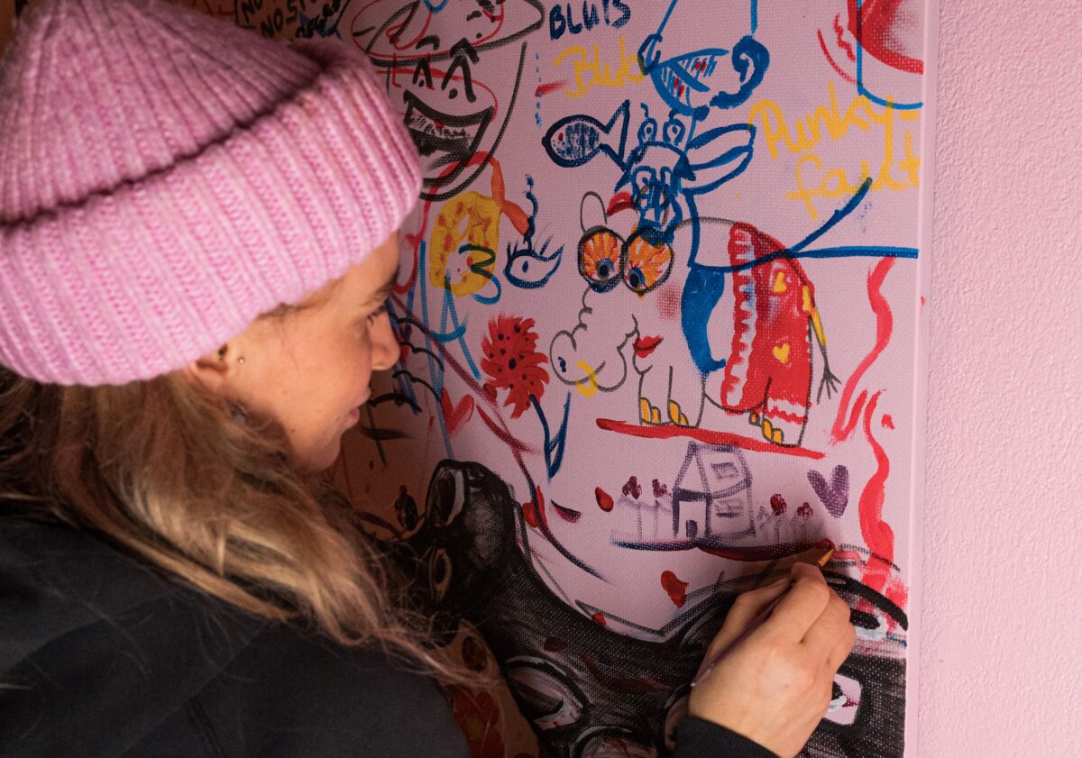 Gemeinschaftskunstwerk in Weiden verbindet Kunst und Sprache